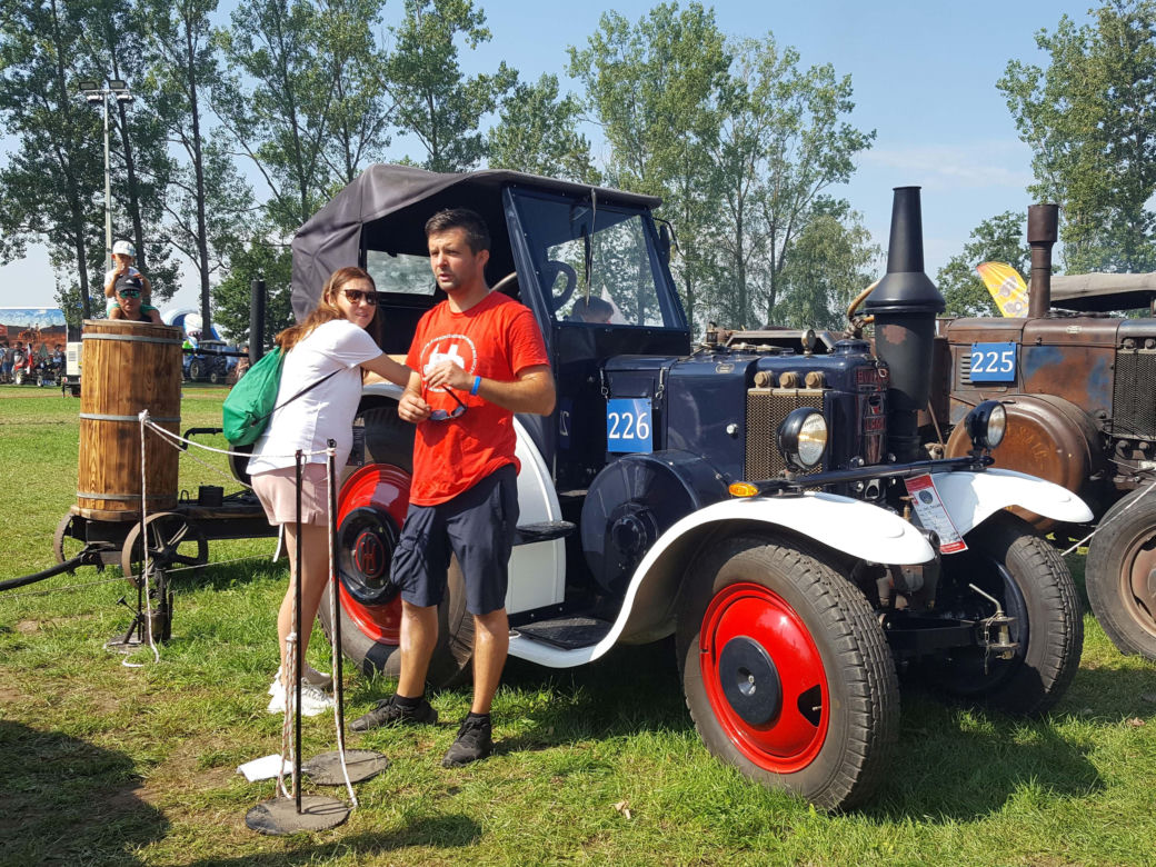 Festiwal starych ciągników w Wilkowicach. Setki maszyn, tysiące widzów i upał
