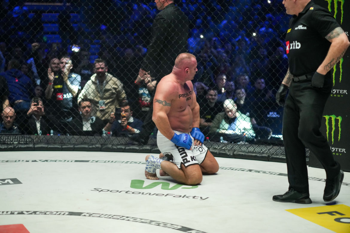 Mamed Khalidov rozbił Mariusza Pudzianowskiego na KSW 77 