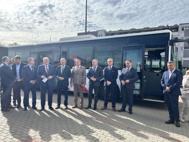 Kolej na Bus Konin - Turek