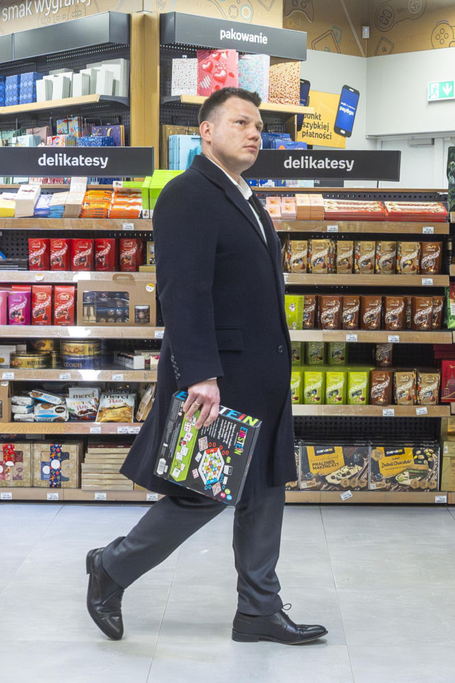 Sławomir Mentzen na zakupach w galerii