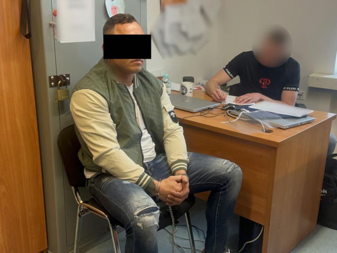 21 osób z zarzutami, a to nie koniec! Policja rozbiła mafię samochodową