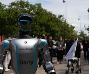 Niewiarygodne sceny. Roboty krzyczą w Warszawie, a minister alarmuje: mamy się czego obawiać!