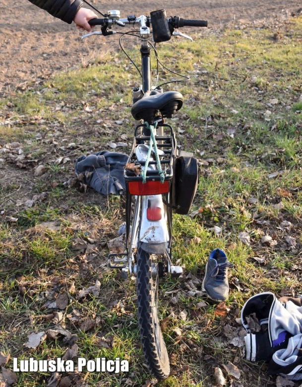 Wypadek z udziałem motocyklisty i rowerzysty w powiecie świebodzińskim