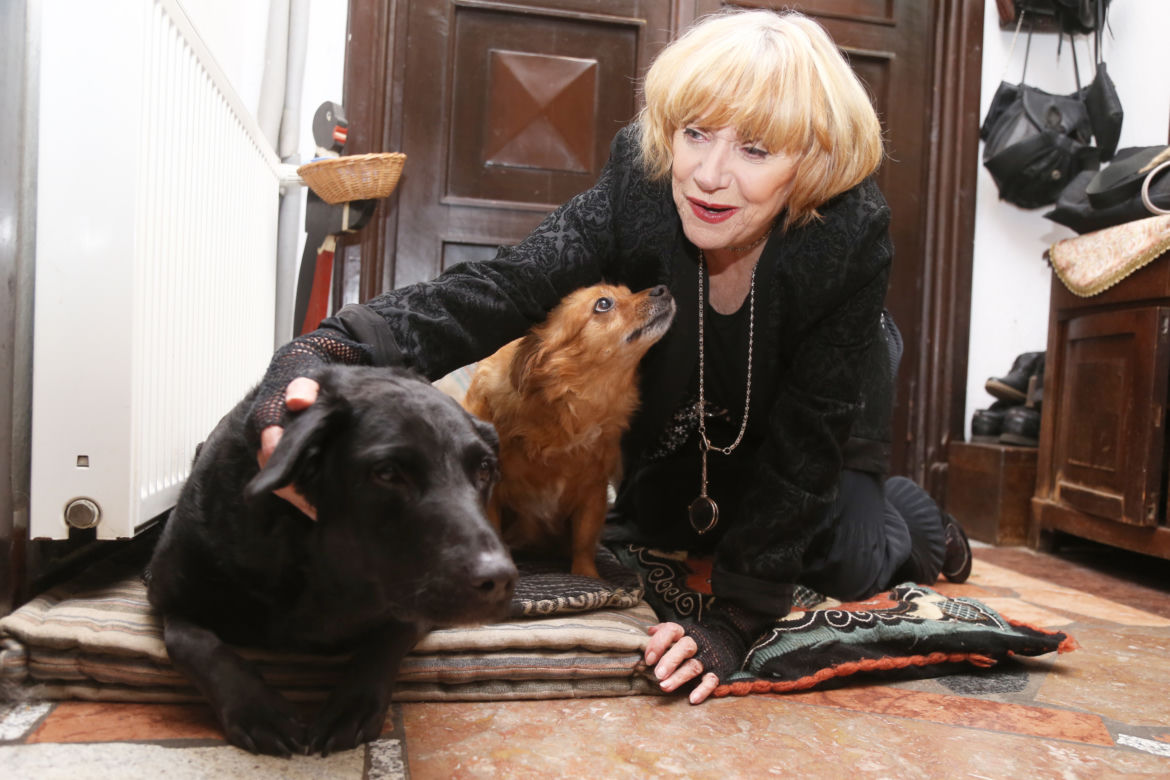 KRYSTYNA SIENKIEWICZ W SWOIM DOMU