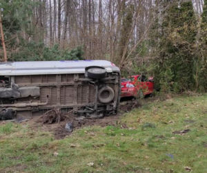Makabra pod Płockiem! Bus i saab poważnie zniszczone [ZDJĘCIA]