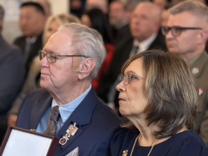 Wręczenie Krzyża Wielkiego Orderu Zasługi RP rodzicom Michaela Ollisa w Waszyngtonie, DC