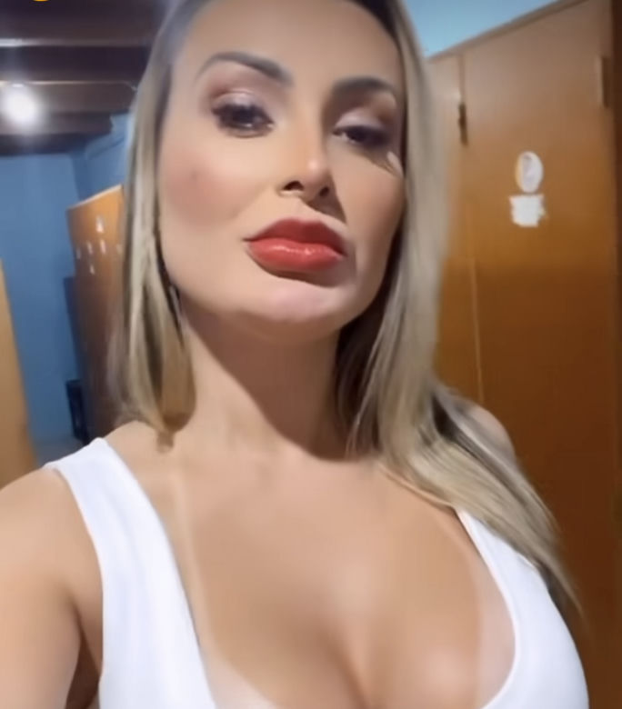 Przestała pokazywać pupę, bo Bóg jej tego zakazał. Teraz Miss BumBum wraca! 