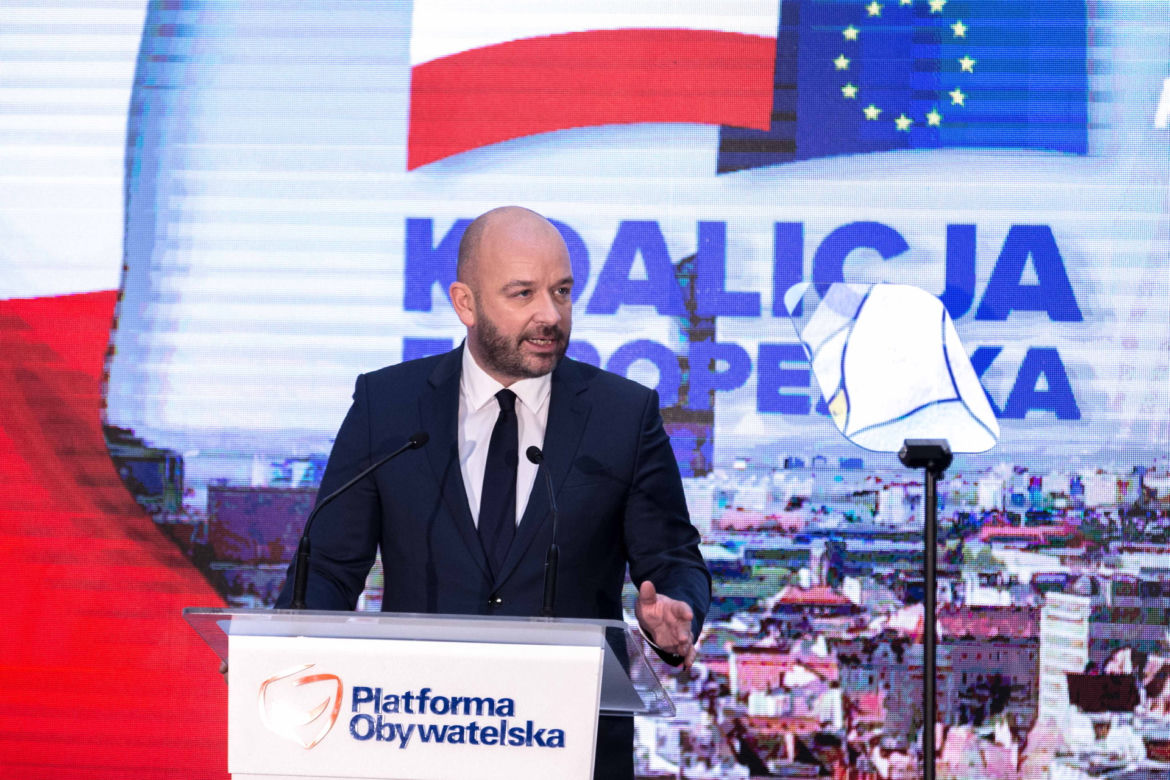 Wieża w parku kosztowała 350 tys. złotych, stała się pośmiewiskiem. "Służy do obserwacji"