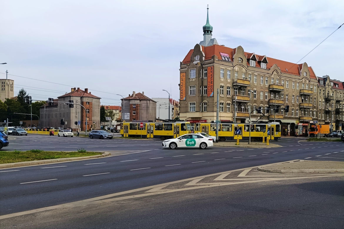 Plac Kazimierza Wielkiego po czterech latach doczekał się tablicy z nazwą
