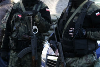 Wypadek autobusu z żołnierzami na A4! Są ranni