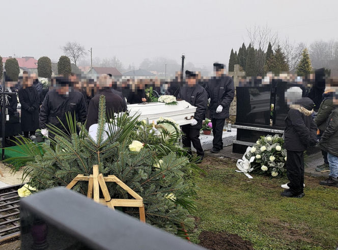 Pogrzeb 11-letniego aktora. Nikodem Marecki spoczął w białej trumnie. Żegnały go tłumy