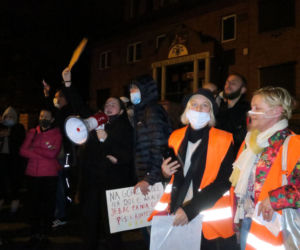 Kalisz: manifestacja na głównych ulicach miasta i pod kurią