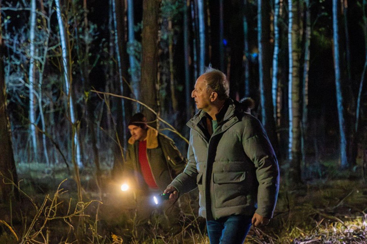 Pierwsza miłość, odcinek 4217: Krwawy ślad w Wadlewie! Policja ściąga śmigłowce do poszukiwań zaginionej Kazanowej