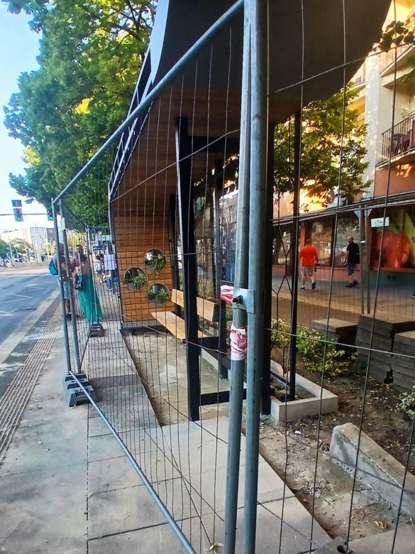 "Zielone przystanki" na al. Wyzwolenie