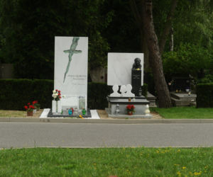 Nowy szczegół na grobie Królikowskiego
