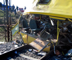 Katastrofa na Ukrainie. Pociąg zmiażdżył autobus 