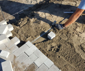Do tunelu pod torami koło Okrężnej po twardym