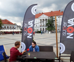 Super Lato w Kielcach. Zdjęcia z naszego mobilnego studia w ogródku letnim klubu Maska