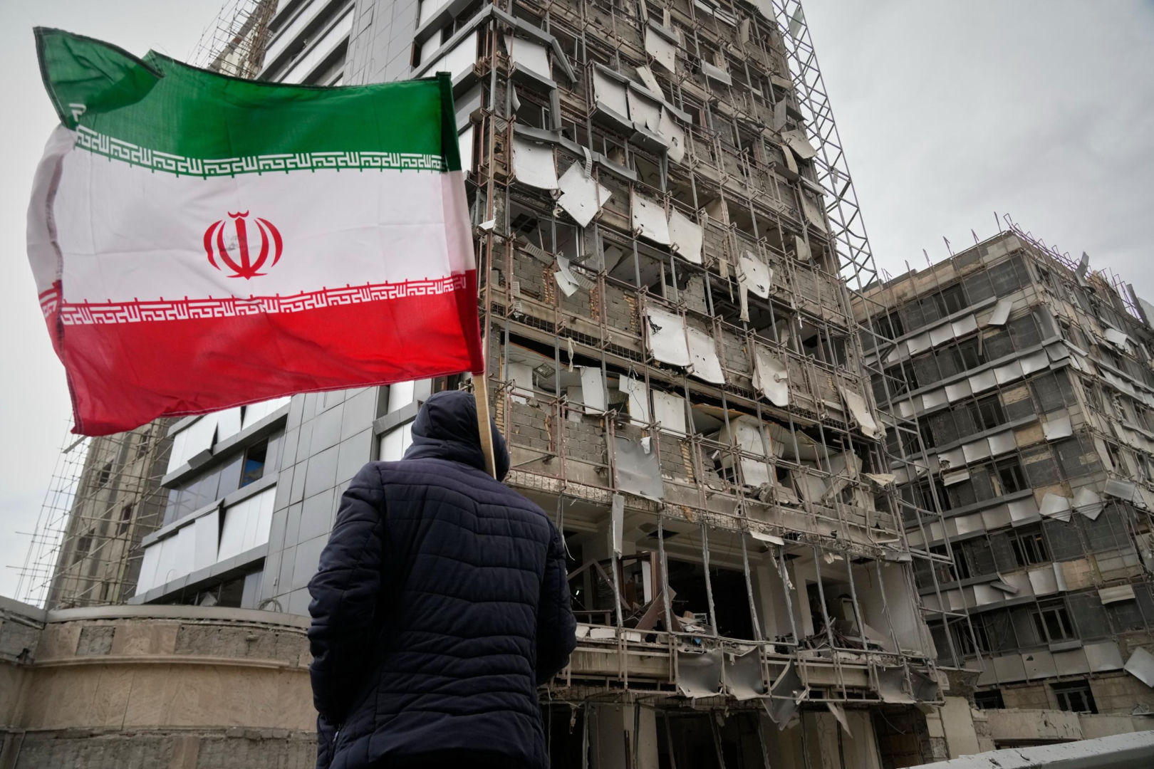 Wojna do całkowitego upadku reżimu. Czy Iran jest w stanie przetrwać ataki USA i Izraela?