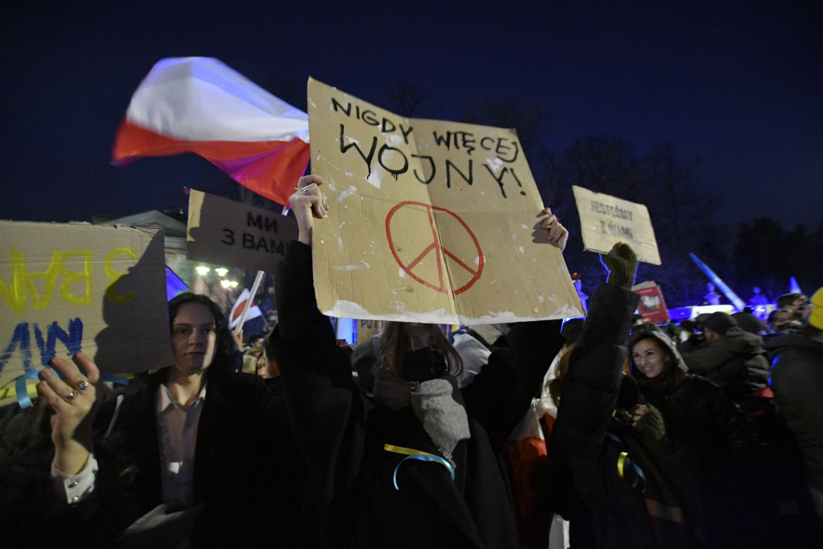 Transparenty na antyrosyjskich protestach