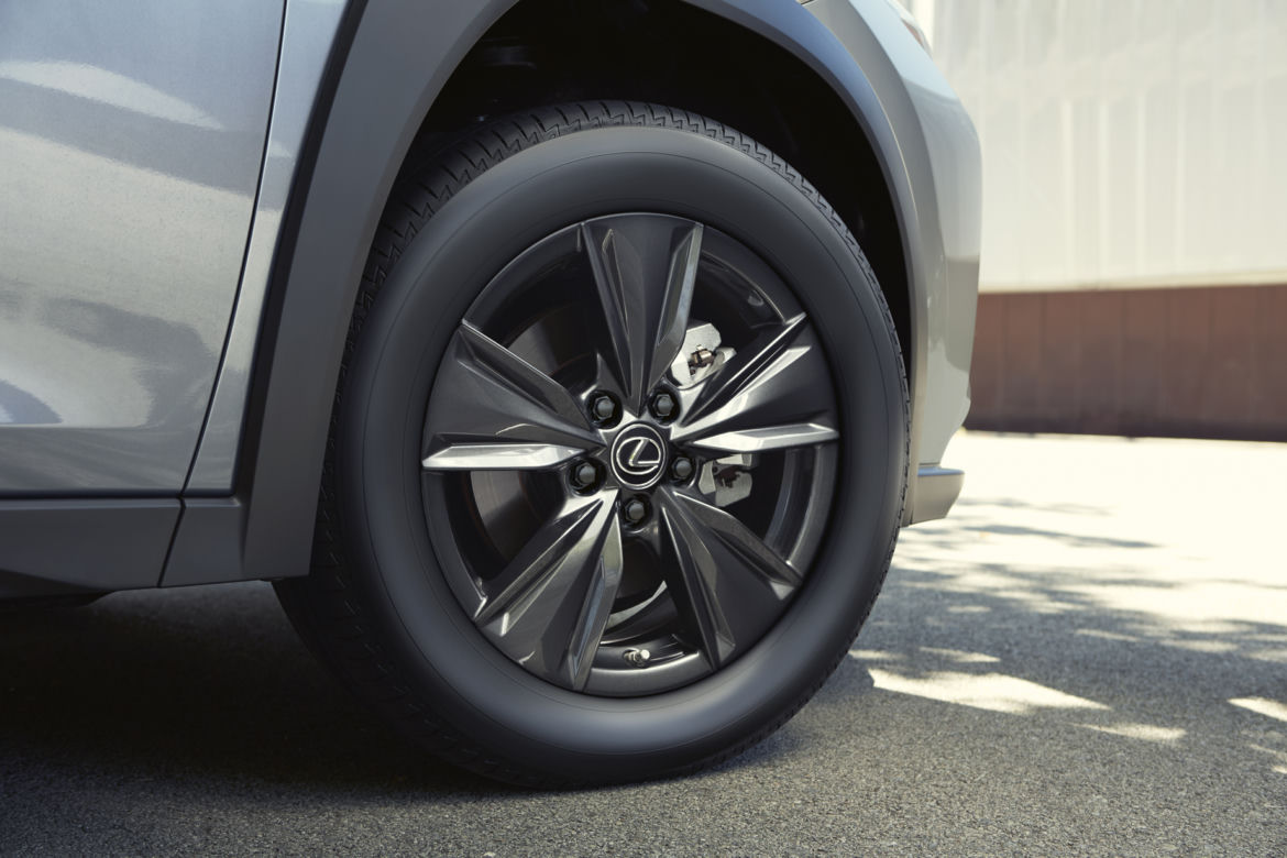 Lexus UX F Impression