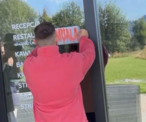 Książulo przyznał Gessler naklejkę MUALA