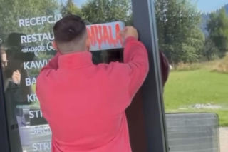 Książulo przyznał Gessler naklejkę MUALA