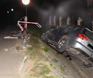 Nietypowy wypadek w Sanoku: Kto kierował audi?