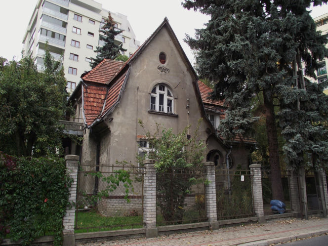 Willa przy ul. Bieżanowskiej 5 w Warszawie