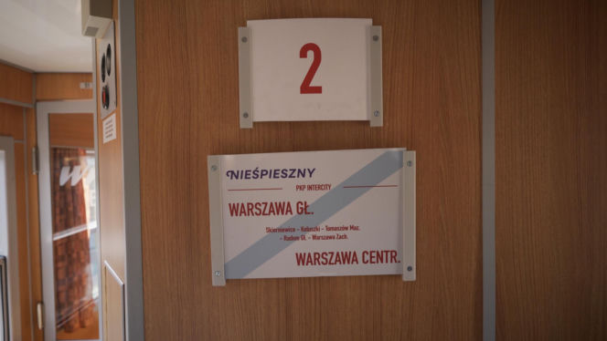 Jechałem legendarnym pociągiem. W środku jak kiedyś, aż trudno uwierzyć! Ludzie mówią wprost: „to były czasy”