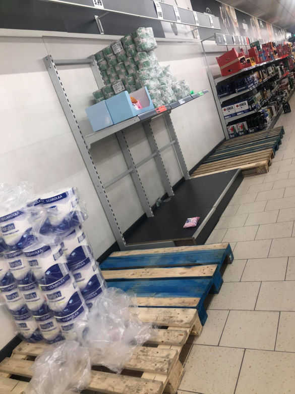 Oblężenie w radomskich sklepach z powodu koronawirusa 
