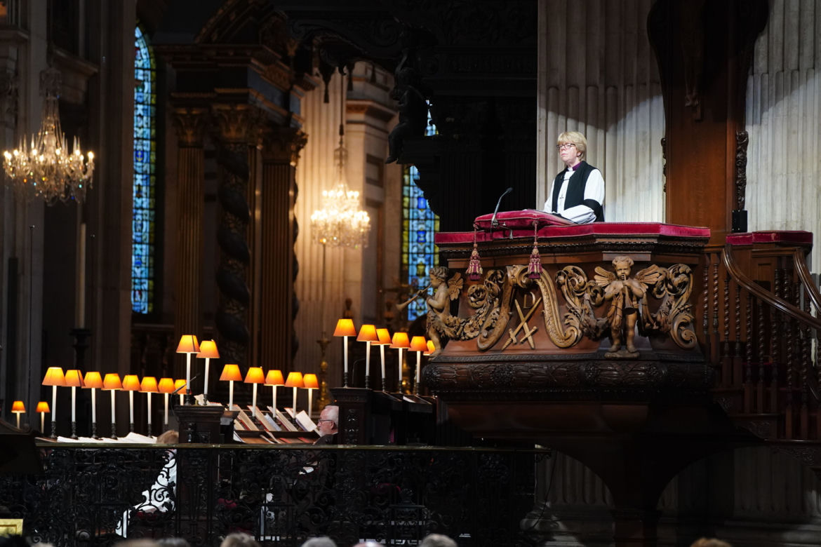 Msza ku czci zmarłej Elżbiety II. Wyjątkowe wykonanie hymnu. "God save the King"