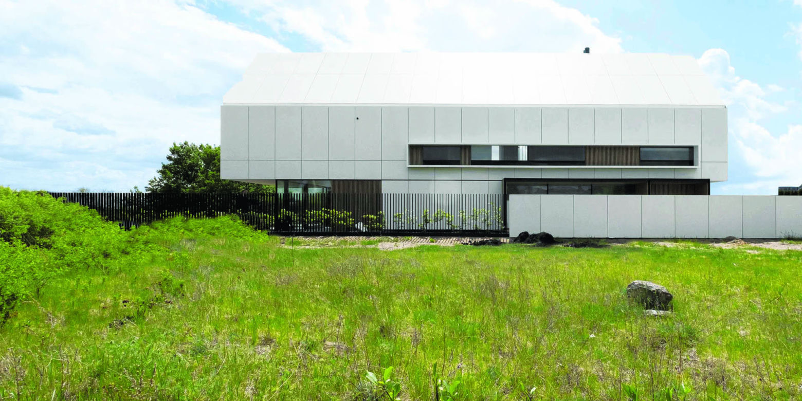 Dom ze skośnym dachem - projekt: SOIA architekci