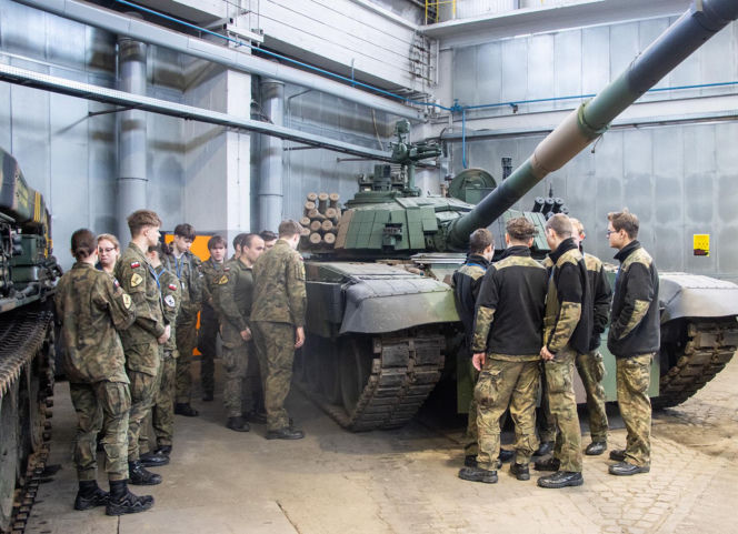 Bumar-Łabędy a produkcja K2PL. Co wypełni lukę produkcyjną i zabezpieczy przyszłość zakładu?