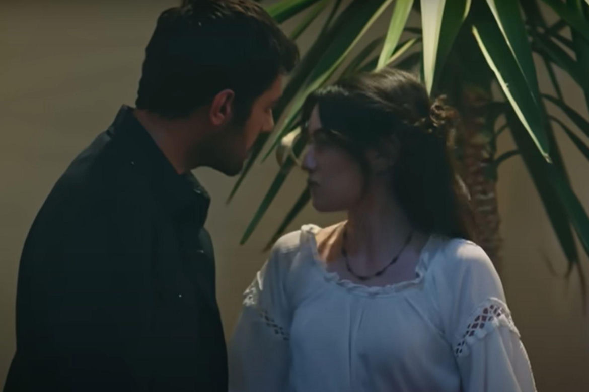 Tymczasem Halil i Zeynep jeszcze nie śpią. Zorientują się, że ktoś kręci się po terenie! 
