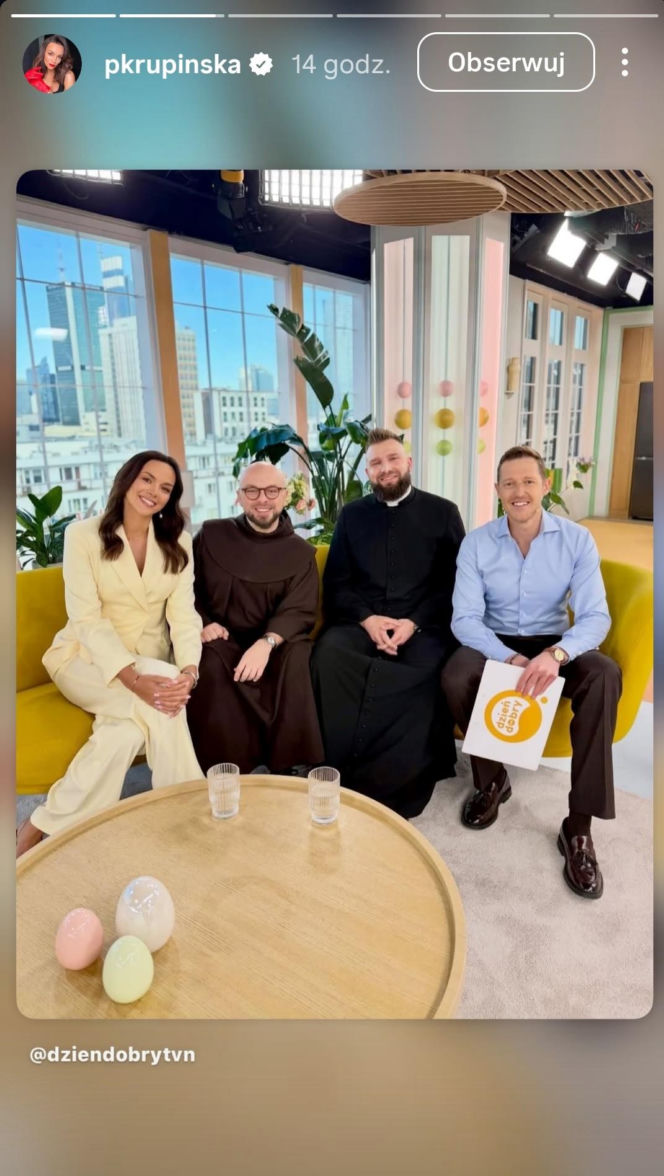 Garnitur Pauliny Krupińskiej to idealna propozycja na komunię. Elegancki i w jednym z najmodniejszych odcieni tej wiosny