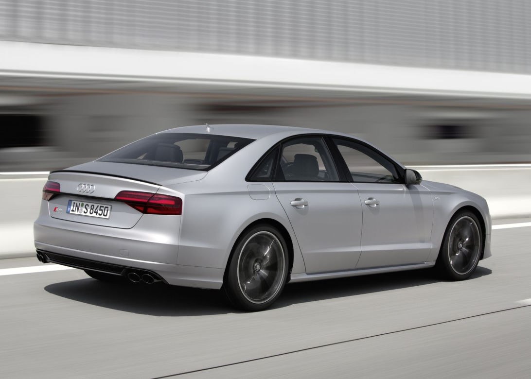 Audi S8 plus