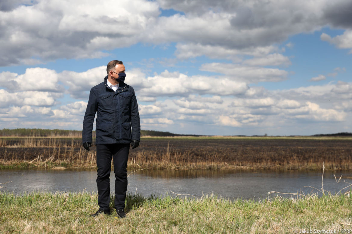 Prezydent nagrodził strażaków, którzy gasili Biebrzański Park Narodowy