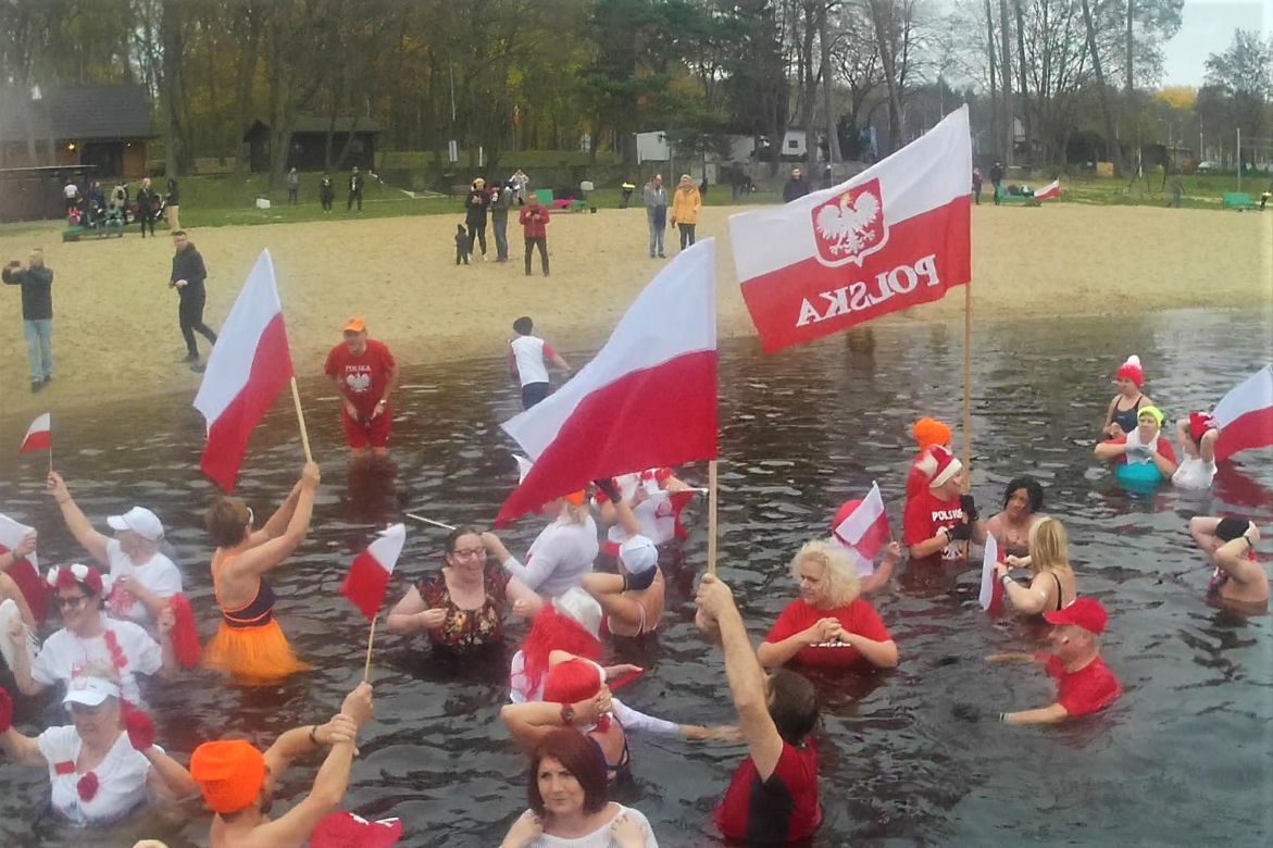Szczecińskie morsy uczciły Święto Niepodległości