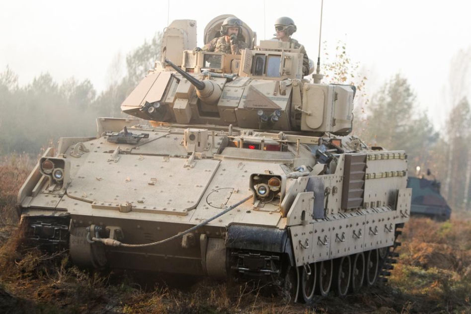 T-90M i Bradley