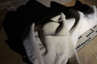 Alladyn z Konstancina. Mężczyzna ukrył się przed policjantami owinięty w dywan 