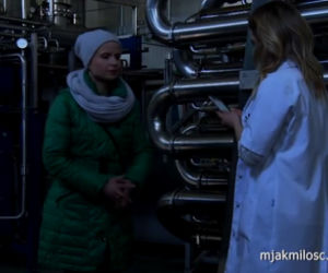 M jak miłość.  Justyna (Olga Kalicka), Ewa (Dominika Kluźniak)
