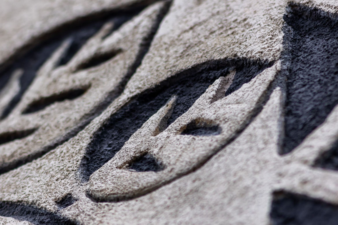 Nowe życie sgraffito. Zobacz odrestaurowane cztery warszawskie sgraffiti 