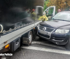 Lubuskie. Dron nagrał przerażający wypadek! Audi i bus zderzyły się na DK nr 32 [WIDEO, ZDJĘCIA]