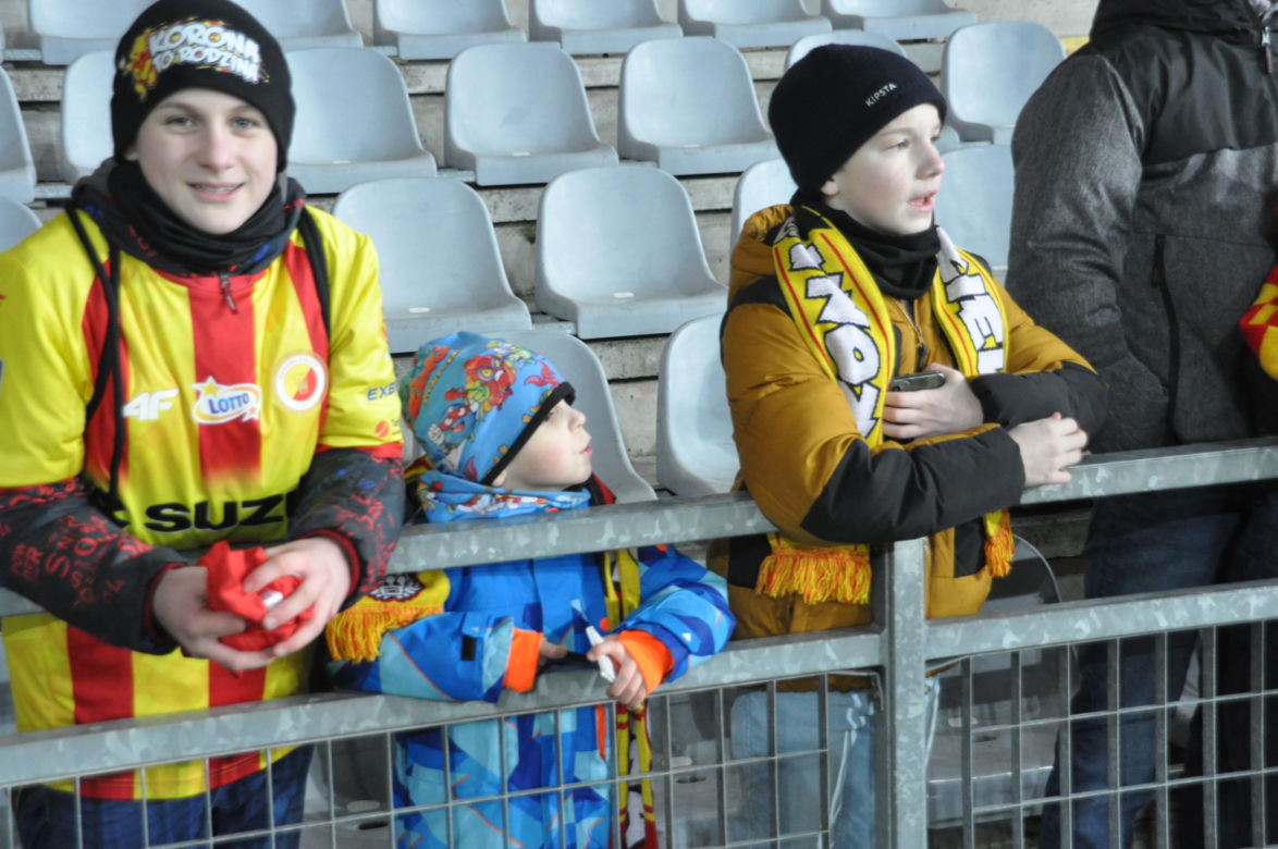 Korona Kielce - ŁKS Łódź. Zdjęcia kibiców na Suzuki Arenie