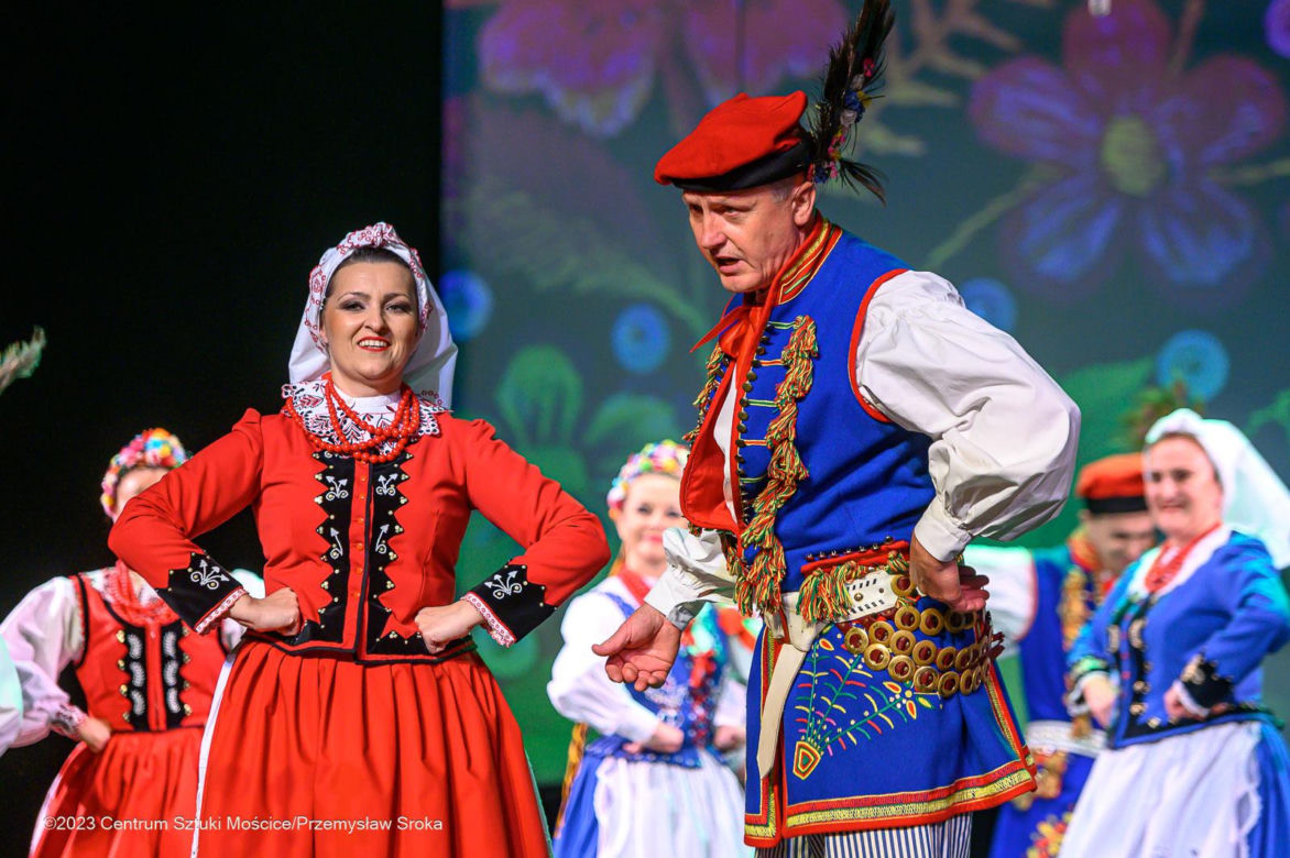 Jesienny koncert Zespołu Pieśni i Tańca Świerczkowiacy w Centrum Sztuki Mościce