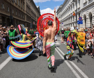 Barwna Parada Syrenki opanowała stolicę. Trakt Królewski tętnił życiem