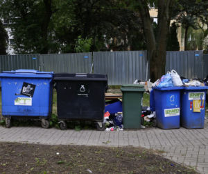 Śmieci zalewają Pragę. Podrzucają śmieci na potęgę!