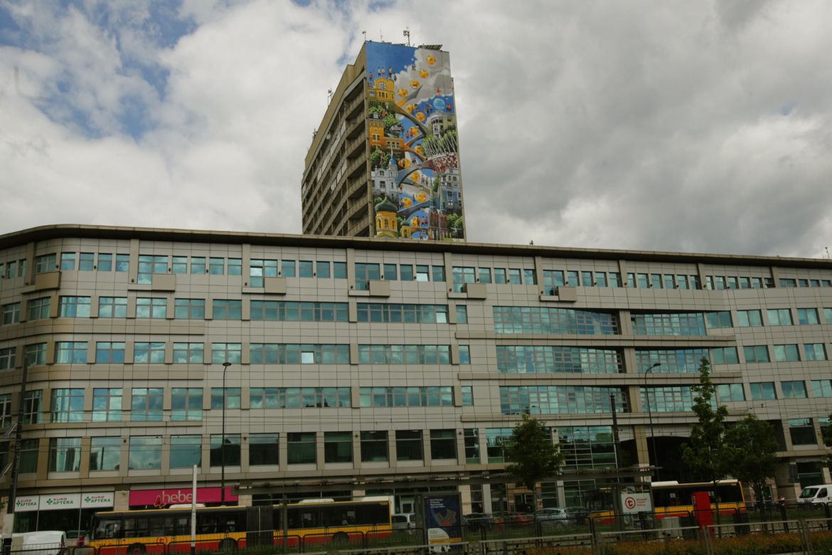 Nowy mural na Pradze. Brzozowski znów stworzył Warszawę na ścianie 