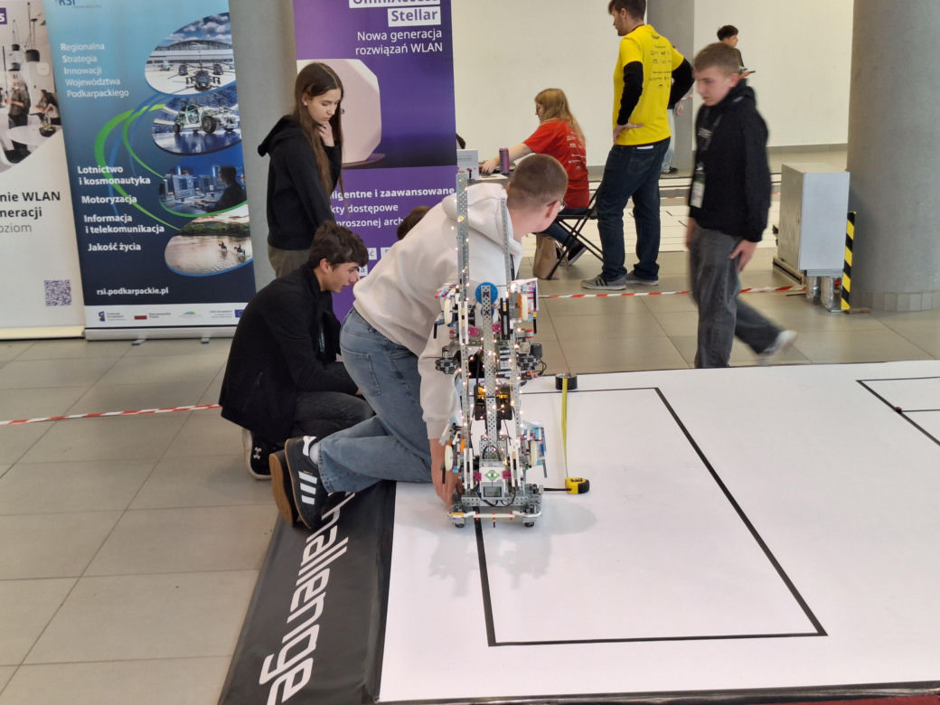 Roboty w natarciu. W Jasionce odbyła się kolejna edycja XChallenge